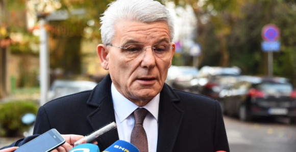"Задржан премијер Новалић од којег зависи живот у ФБиХ"
