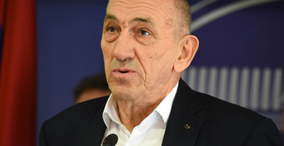Vlast da pomogne nezaposlenim borcima
