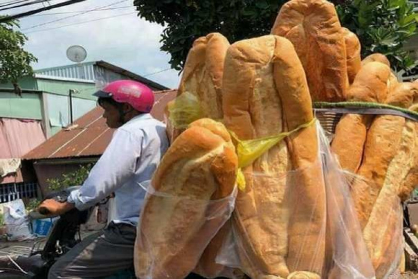 У Вијетнаму праве и продају џиновске векне хлеба! (ВИДЕО)