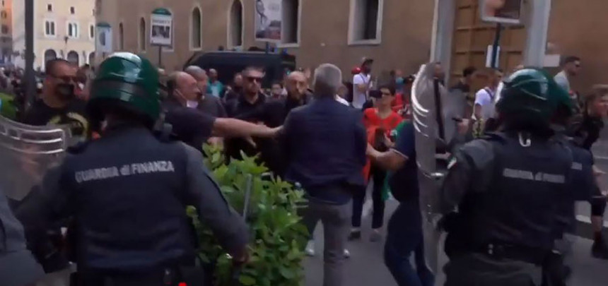 Protesti u Rimu: "Ostavili su nas da umreno"