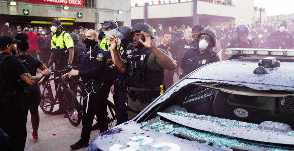 Haos u SAD-u: Pentagon uveo pripravnost vojne policije