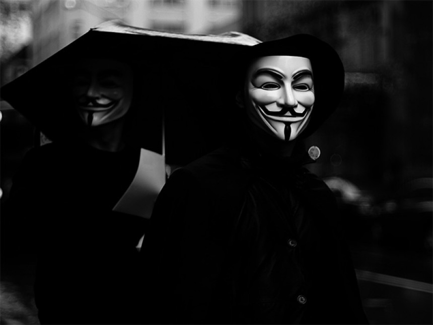 "Анонимуси" нападају полицију Минеаполиса
