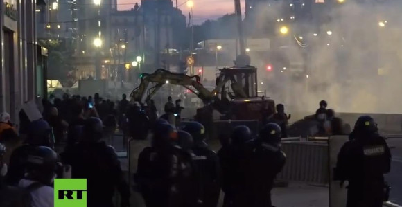 Protest zbog korona mjera i ubistva u Americi