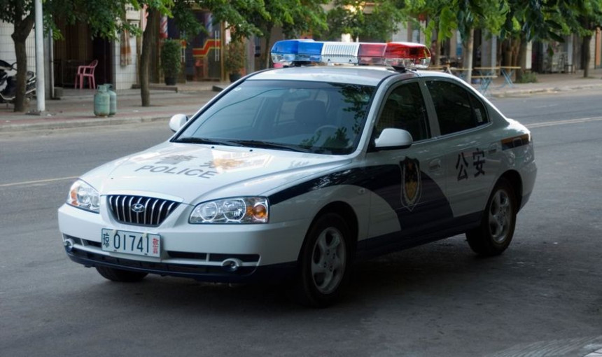 Nožem nasrnuo na ljude u vrtiću, 37 djece povrijeđeno