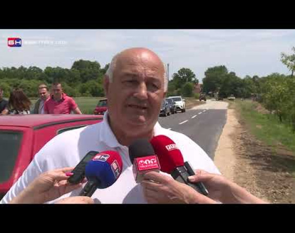 Пресвучен асфалтом пут између двије Слатине