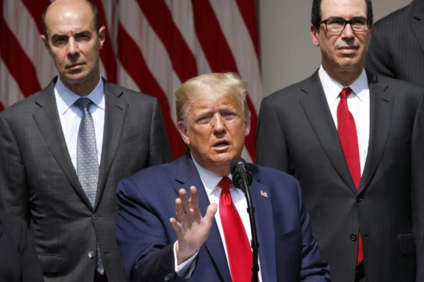 Трамп шокирао новинаре: Ово је диван дан за Флојда