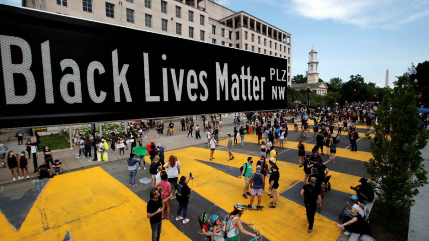 SAD: Promijenjeno ime trga u "Crni životi su važni"