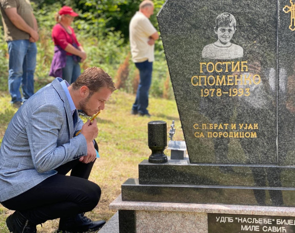 Stanivuković posjetio grob najmlađeg borca VRS