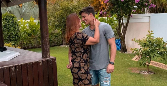 Krvava svađa Nejmarove majke i 30 godina mlađeg manekena- 12 kopči!