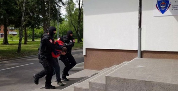 БЛ: Чувар Конзулата САД осумњичен за продају дроге