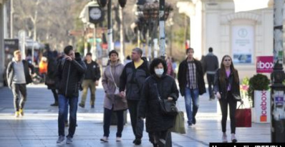 Upozorenje: Vratiti mjere u Srbiji, negdje i pooštriti!