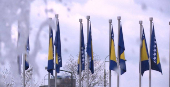 Da li će SNSD glasati za ministra "zlatnog ljiljana"?!