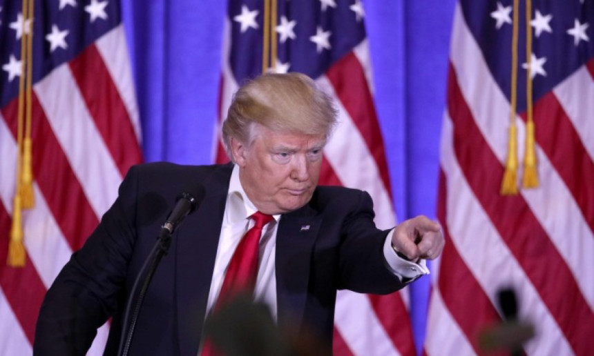 Tramp pomjerio predizborni skup, zbog protesta