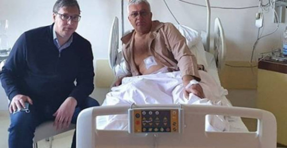 Vučić posjetio Mandića na VMA i poželio mu oporavak