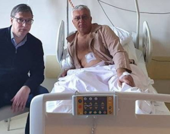 Vučić posjetio Mandića na VMA i poželio mu oporavak
