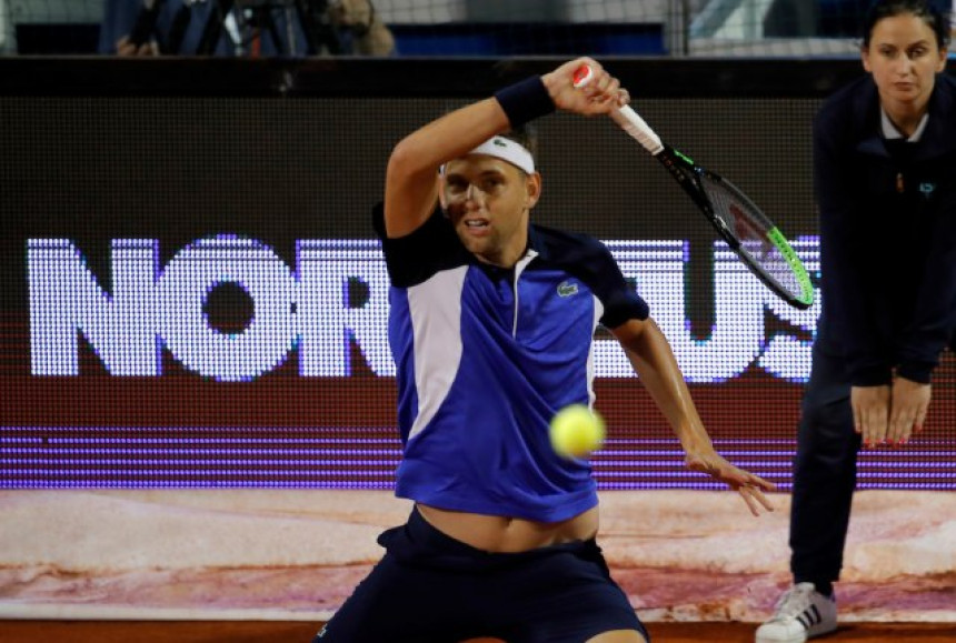 Filip Krajinović pobijedio Novaka Đokovića