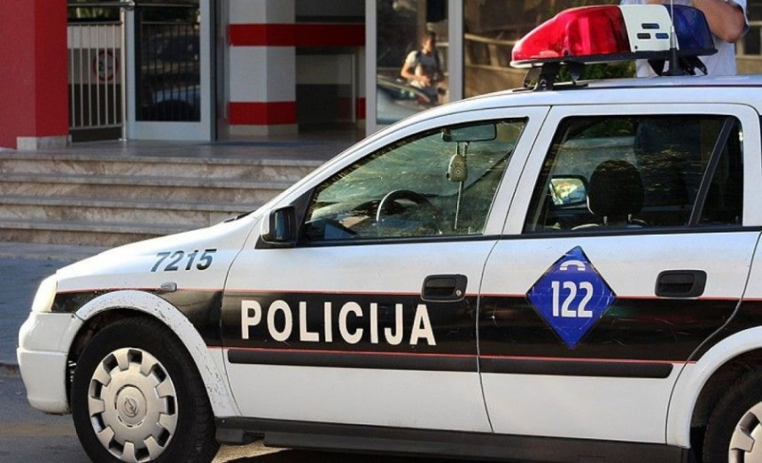 Мостар: Полиција с дугим цијевима направила сачекушу