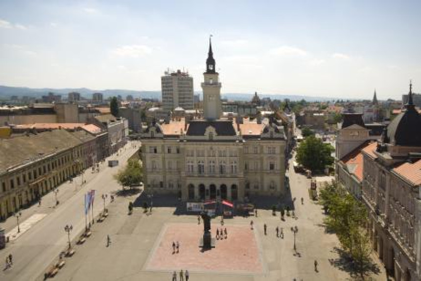 Pokušao da zapali Gradsku kuću u Novom Sadu