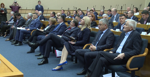 Politička scena Srpske u tami uvreda, psovki i fizičkih obračuna