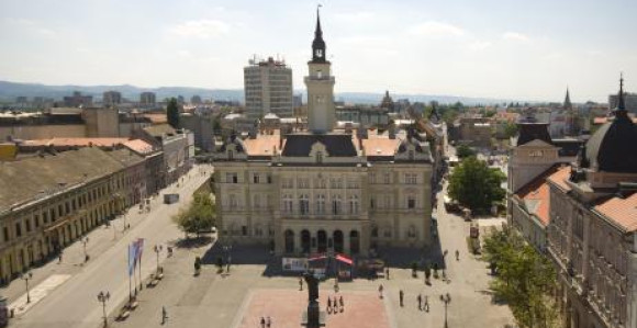 Pokušao da zapali Gradsku kuću u Novom Sadu