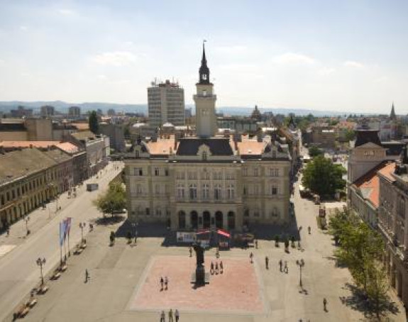 Pokušao da zapali Gradsku kuću u Novom Sadu