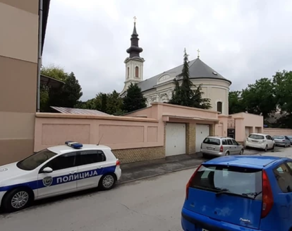 Službenik parohije izboden, napao ga sin