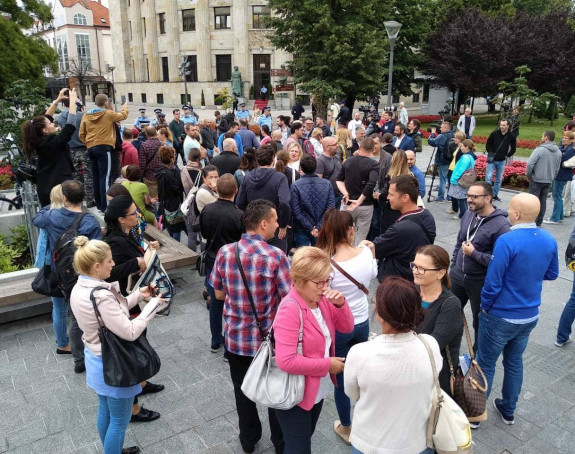 Novinari u Republici Srpskoj neće dobiti status službenog lica