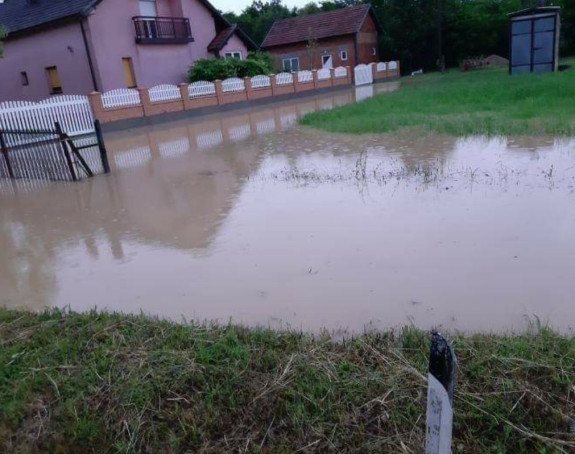 D.Čađavica kod Bijeljine: Svaka manja kiša potop?!