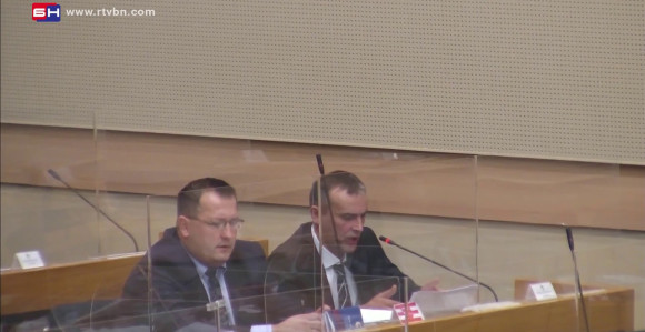 Бабаљ: Влада да не дијели градове и општине у Српској