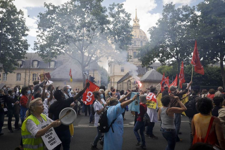 Francuska: Neredi tokom protesta zdravstvenih radnika