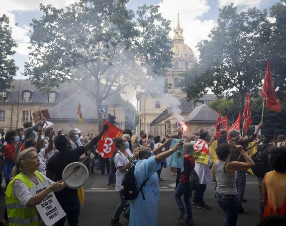 Француска: Нереди током протеста здравствених радника