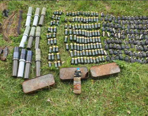 Travnik: Pronađene stotine bombi, mina i metaka