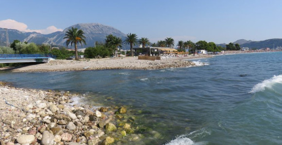 Zaštitne maske obavezne i na plažama Crne Gore?!