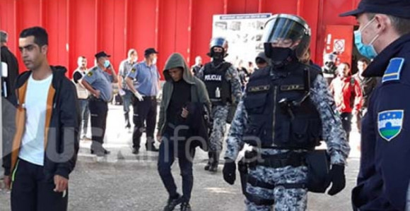 Policija i specijalci blokirali migrantski kamp "Bira"