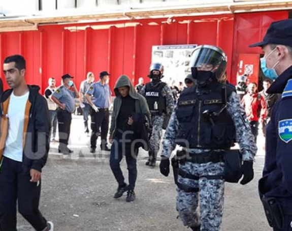 Policija i specijalci blokirali migrantski kamp "Bira"
