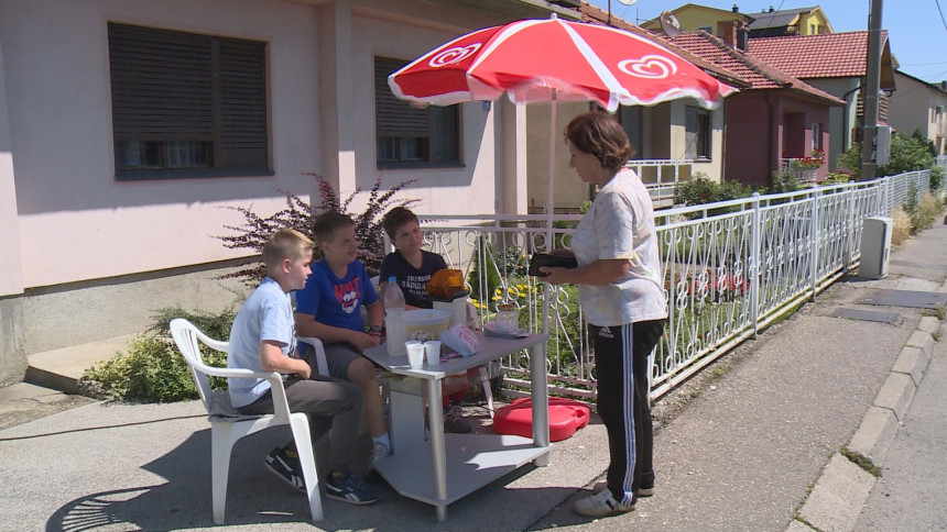 Prodajom limunade i kokica do prvog džeparca