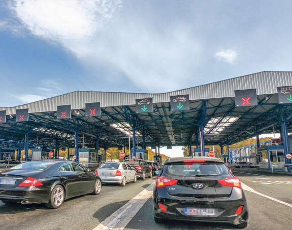 Srpski turisti vraćeni sa granice prema Grčkoj