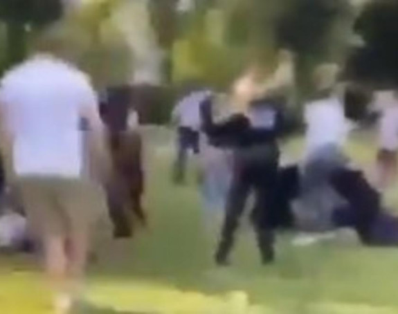 Troje ljudi ubijeno u engleskom gradu Radingu