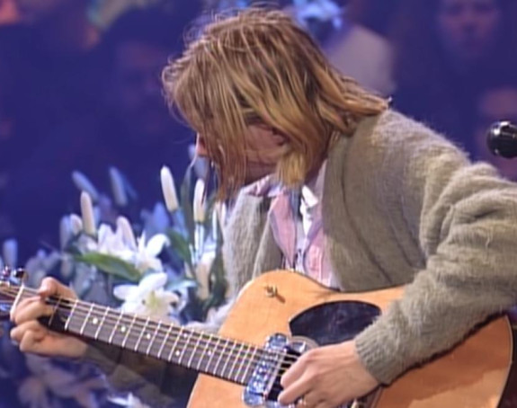 Gitara Kurta Kobejna prodata za 6 miliona dolara!