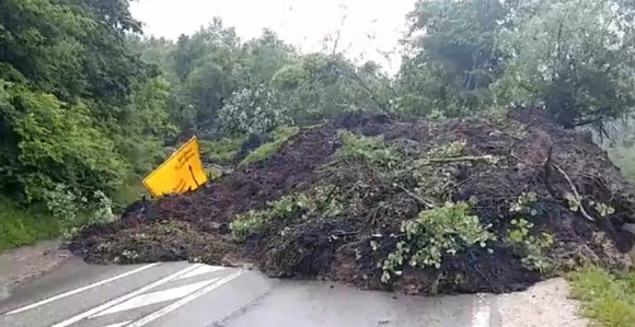 Klizište blokiralo ponovo magistralni put Tuzla - Sarajevo