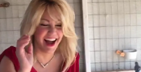 Popularna glumica prebila dečka, pretila mu ubistvom, a sada se udaje za njega!