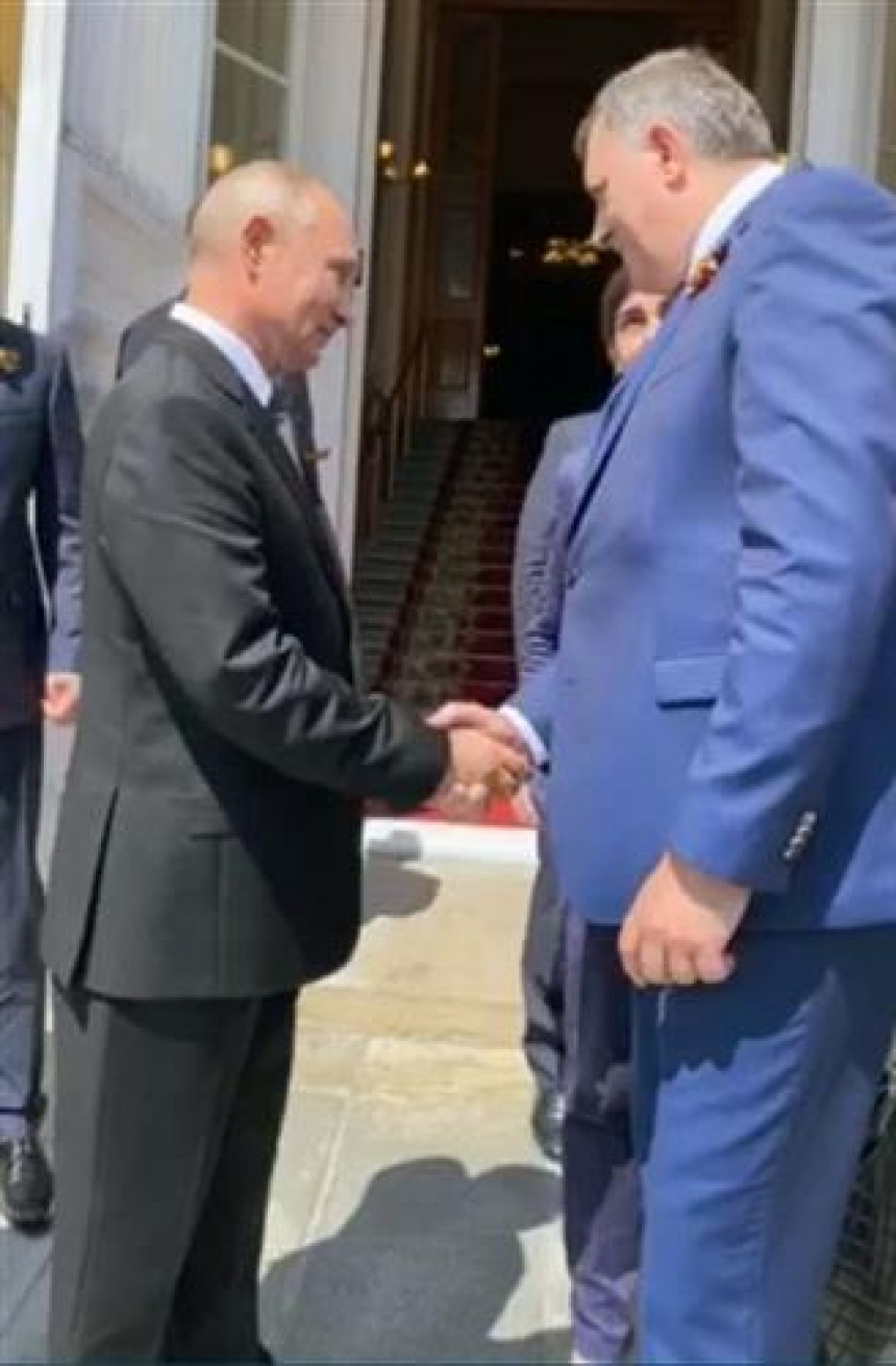 Dodik u Moskvi imao više susreta i rukovanja