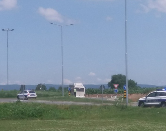 U sudaru automobila i autobusa 18 osoba povrijeđeno
