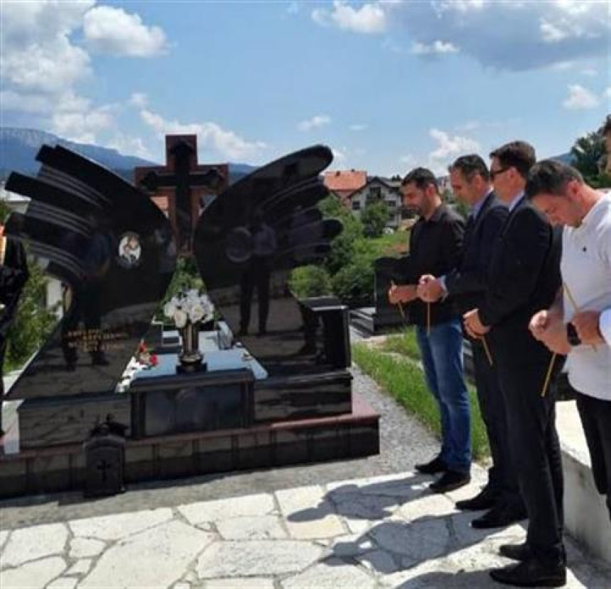 Obilježeno 17 godina od smrti Predraga Lasice
