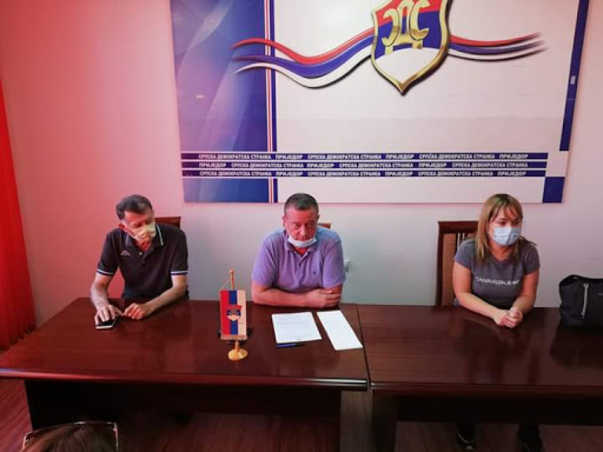ГО СДС Приједор: Искључена три одборника из странке