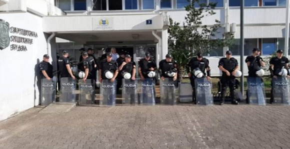 Zgrada opštine Budve zatvorena nakon incidenata