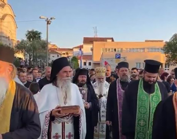 Mitropolit Amfilohije predvodio litiju u Tivtu
