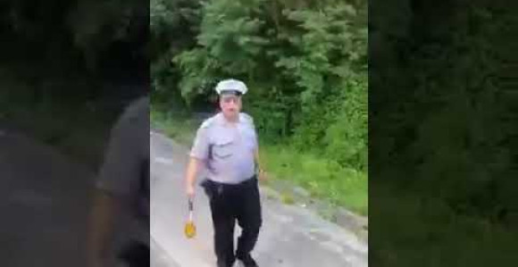 Verbalni sukob kod Konjica: Policajac pljunuo vozača VIDEO
