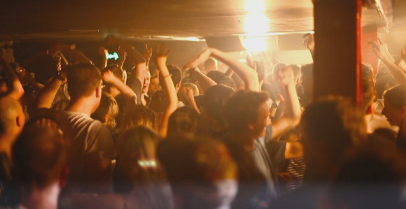 Najveće žarište korone u Beogradu među mladima!