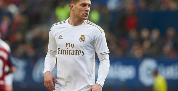 Mančester junajted želi Luku Jovića